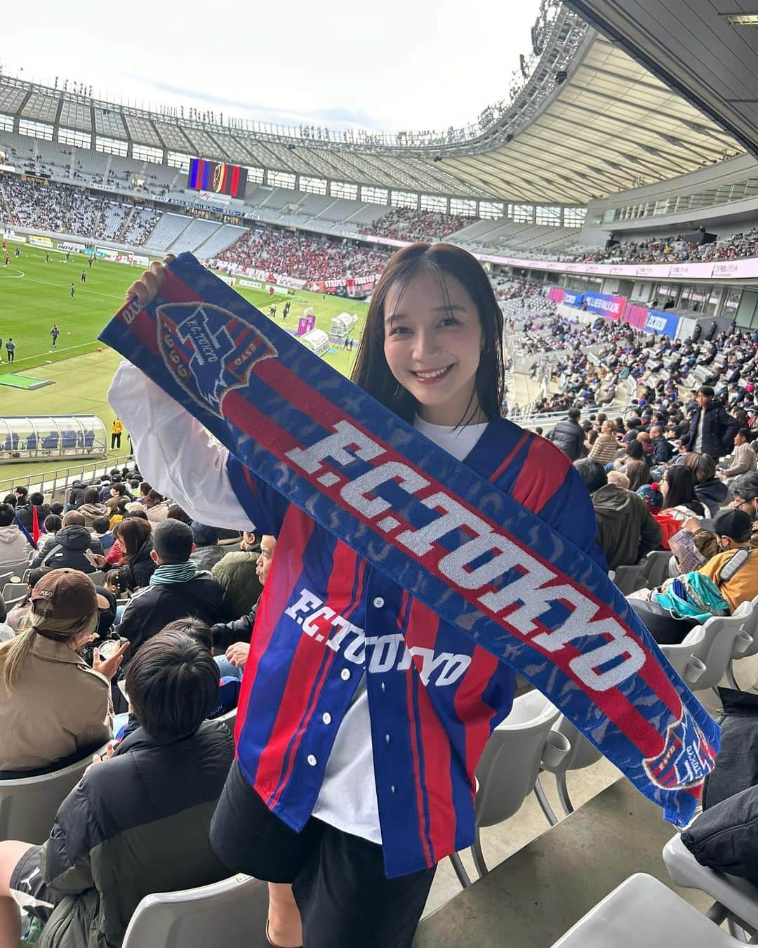 大西百合子のインスタグラム：「🐻‍❄️🍺⚽️  スタジアムが活気溢れてて、 行くとめっちゃパワーもらえるんだ〜、 それも楽しみのひとつだナ🔥  #onishiyuriko」