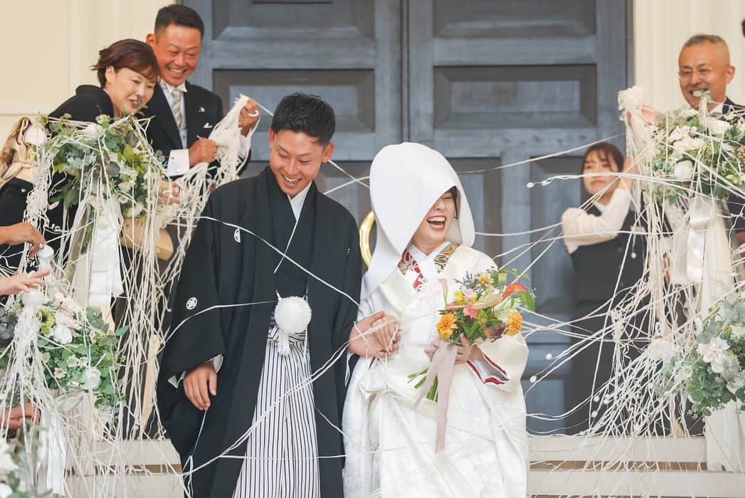 福井結婚式 福井結婚式場さんのインスタグラム写真 - (福井結婚式 福井結婚式場Instagram)「. 今日という日だからこそ伝えられる「おめでとう」と「ありがとう」  その場にいる全員が幸せな気持ちになるのがご結婚式です✨  ララシャンスベルアミーでは、お二人の大切な方々と最幸のお時間を作るお手伝いをさせていただいております💍  #結婚式  #結婚式お呼ばれ  #挙式  #披露宴  #披露宴会場  #福井結婚式場  #結婚式場  #結婚式コーデ  #結婚式準備  #和装  #和装結婚式」12月4日 12時31分 - lalachance_belami_fukui