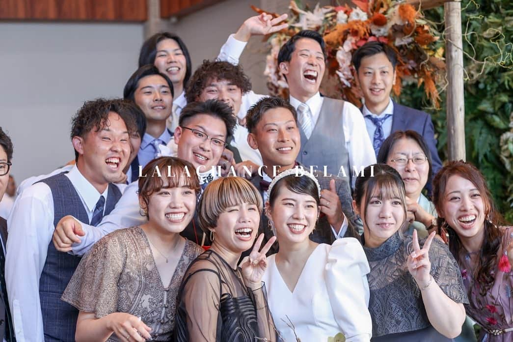 福井結婚式 福井結婚式場のインスタグラム：「. 今日という日だからこそ伝えられる「おめでとう」と「ありがとう」  その場にいる全員が幸せな気持ちになるのがご結婚式です✨  ララシャンスベルアミーでは、お二人の大切な方々と最幸のお時間を作るお手伝いをさせていただいております💍  #結婚式  #結婚式お呼ばれ  #挙式  #披露宴  #披露宴会場  #福井結婚式場  #結婚式場  #結婚式コーデ  #結婚式準備  #和装  #和装結婚式」