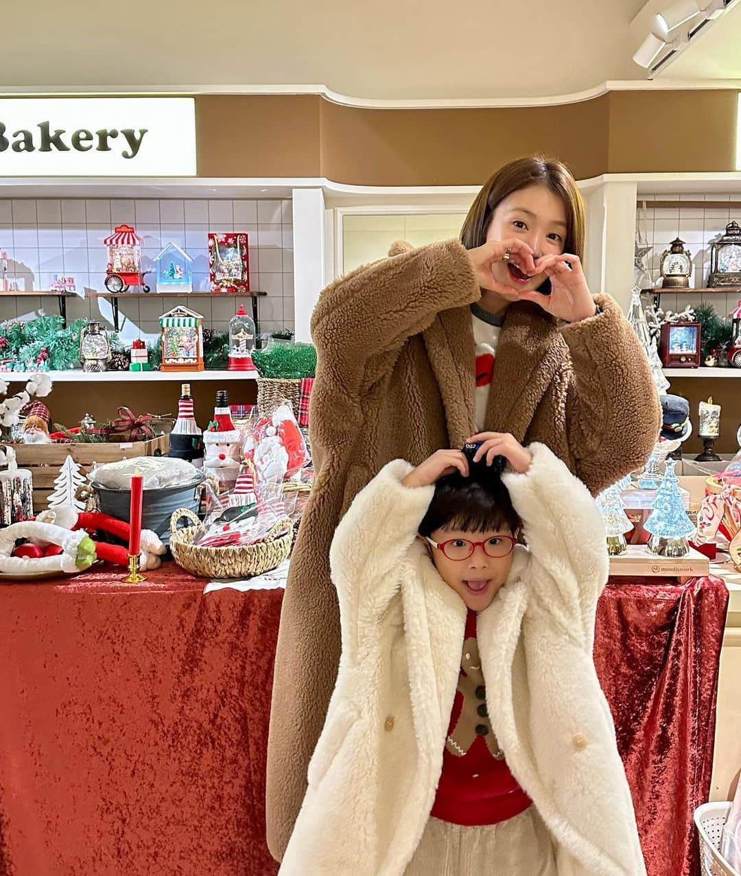 イ・シヨンさんのインスタグラム写真 - (イ・シヨンInstagram)「💞 커플룩 나들이🎅🏻☃️❄️🎄」12月4日 13時16分 - leesiyoung38