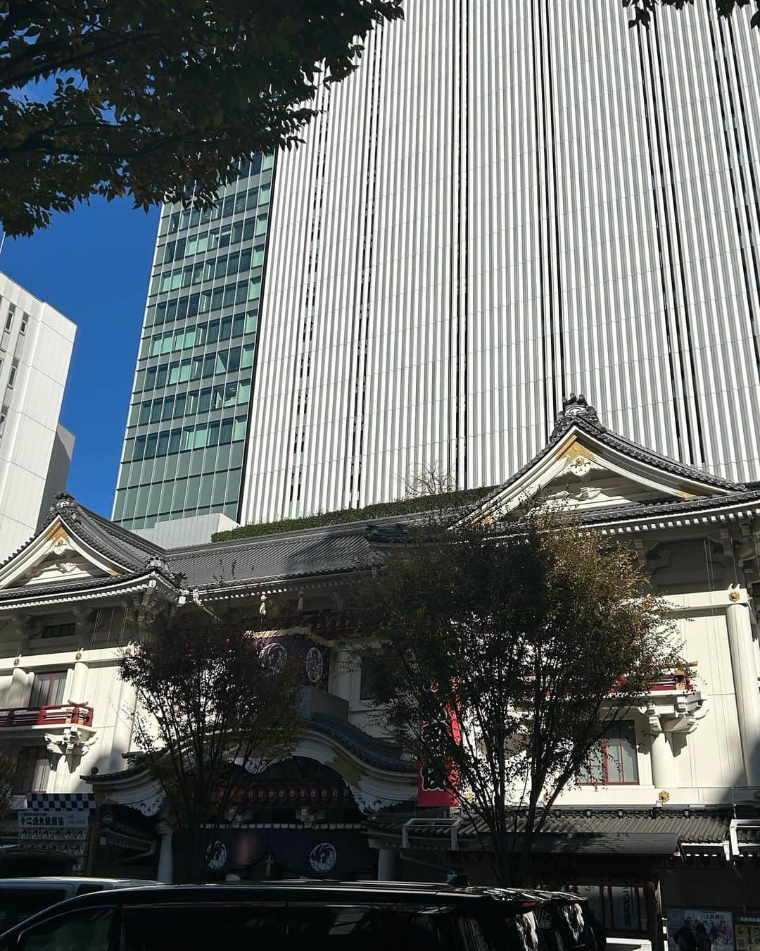三輪記子さんのインスタグラム写真 - (三輪記子Instagram)「2023.12.4の歌舞伎座前  お仕事で東銀座に来たので。」12月4日 13時37分 - fusakodragon