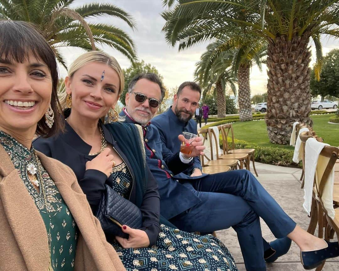 コンスタンス・ジマーさんのインスタグラム写真 - (コンスタンス・ジマーInstagram)「Well there are definitely not enough words to express the LOVE we witnessed last weekend not only between our 2 friends who got married, but between the guests, the friends, the family and the new friends we made. There was so much love they had 2 ceremonies! I love @vchhibber and @racheleschank so much so it didn’t surprise me that I would love everyone at their wedding! Who knew Bakersfield could be so beautiful! I saved one of the best moments for last, the actual last image…#aboutlastweek」12月4日 13時34分 - constancezimmer