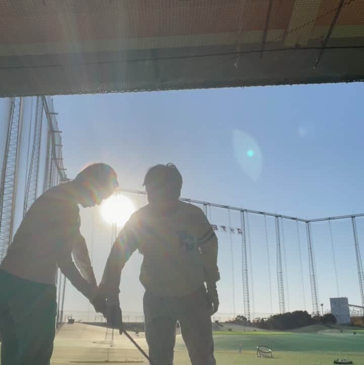 ちすんのインスタグラム：「久しぶりの🏌️‍♀️ 当たらないー めちゃ練習したー  #ゴルフ #ゴルフスイング #golf #golfswing  #golfstagram  #골프  #골프스윙  #골프스타그램  #골프레슨」