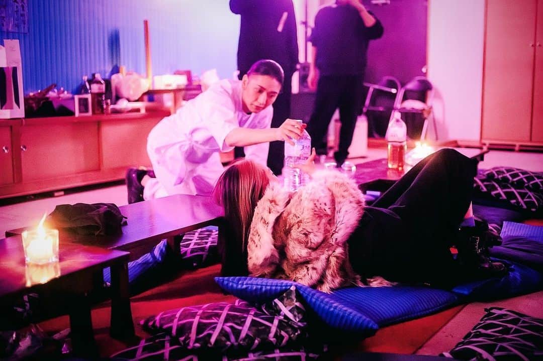エリイ さんのインスタグラム写真 - (エリイ Instagram)「シュン　@shun_smappa の出張寿司🍣 400カン🍣🍣🍣　完食　🍣  シュンはホスト @smappa.hans.axel.von.fersen だから通ってみて！優しくてめちゃくちゃカッコいいよ  photo by @luckyhappyshun」12月4日 14時00分 - elliechimpom