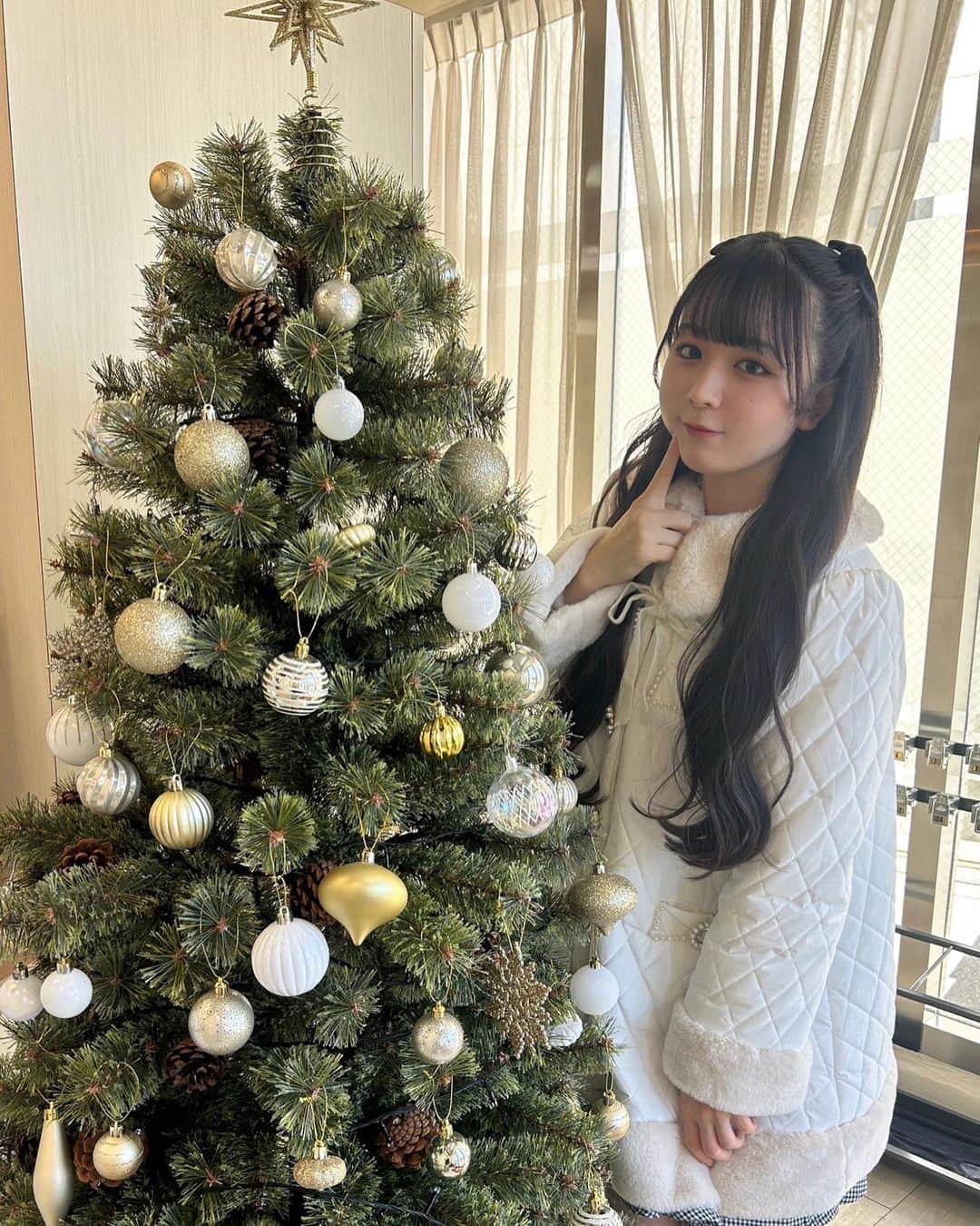 高田ももさんのインスタグラム写真 - (高田ももInstagram)「. 冬って寂しい」12月4日 23時35分 - momo_yubi