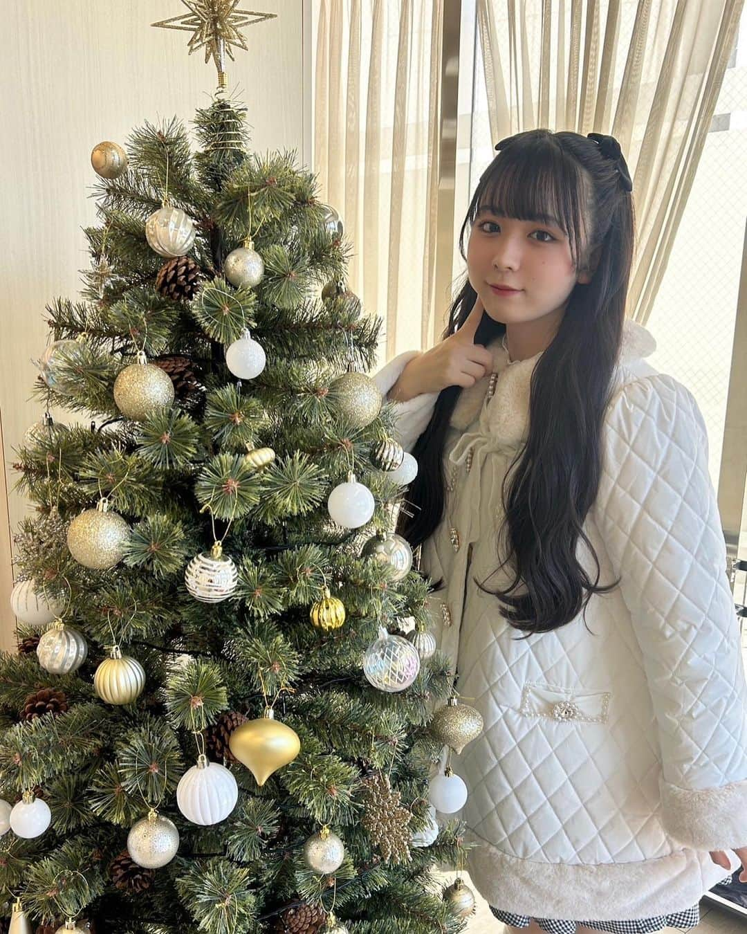 高田ももさんのインスタグラム写真 - (高田ももInstagram)「. 冬って寂しい」12月4日 23時35分 - momo_yubi