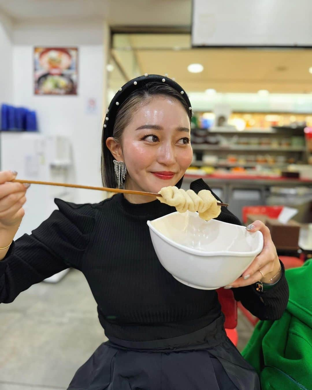 梅谷安里さんのインスタグラム写真 - (梅谷安里Instagram)「in Seoul🇰🇷🫰 久しぶりのソウル旅。 着いてからとりあえずお腹すいたので 江南駅の地下街でおやつした😚🍢🍙 何気に韓国のおでん初めて😚 #韓国#ソウル#あん旅」12月4日 23時55分 - anriworld