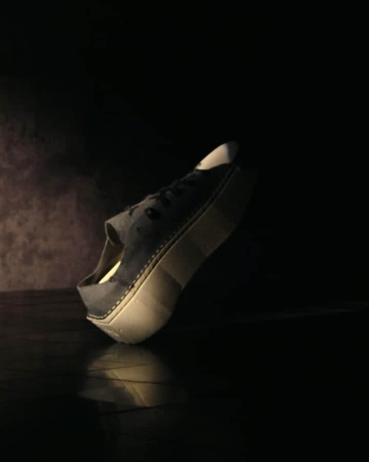 ワイスリーのインスタグラム：「Y-3 KYASU.   A brutalist concept using an outstanding approach. A shoe made to challenge the conventions of footwear.   Available globally at adidas.com/y-3, in-store and through select retailers.   #adidas #Y3 #YohjiYamamoto」