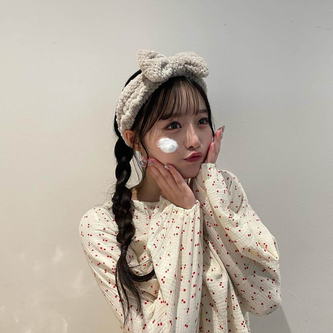 高鶴桃羽さんのインスタグラム写真 - (高鶴桃羽Instagram)「12/6（水）より配信スタート SNSドラマ『洗面所からはじまる、恋なんて。』 はづき役で出演致します😳🤍  是非、ご覧ください✨   #洗リア  #スキンライフ #牛乳石鹸」12月5日 0時29分 - momoha2003523