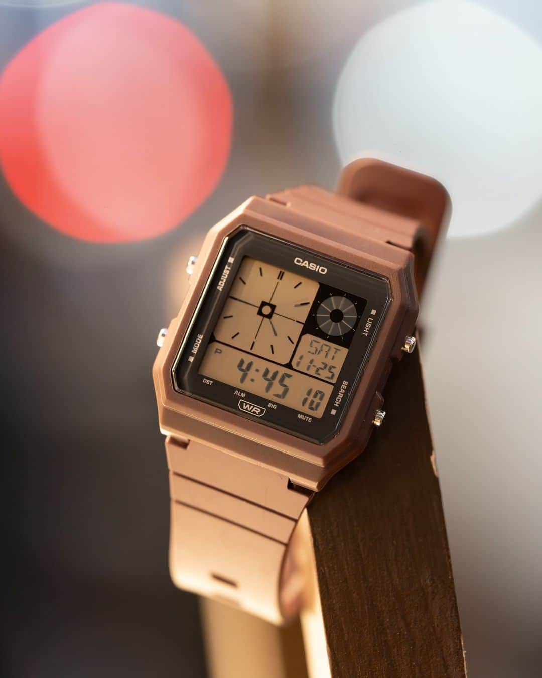 時計倉庫TOKIA 公式アカウントのインスタグラム：「⌚️ 【商品紹介】 CASIO QUARTZ 品番: LF-20W-5A  今回はCASIO QUARTZをご紹介します！ デジタル時計、アナログ時計、日付、秒数が1度に確認できて便利です。また、軽量のケースで長時間つけても腕が疲れないのが特長です。カラーバリエーションもたくさんあるモデルで、ご自身にぴったり会うものを見つけていただけると思います！  大きさや実際の色味など、ぜひ店頭でお試しください！スタッフ一同、心よりお待ちしております🙇‍♀️  ……………………………………………………….................  ☟オンラインショップはプロフィールURLから☟ @tokia_official  ……………………………………………………….................  #時計倉庫 #時計倉庫tokia #腕時計 #watch #手表 #腕元倶楽部 #腕時計好きな人と繋がりたい #casio #casiowatch」