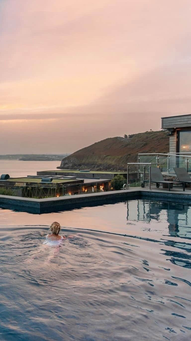 バンフォードのインスタグラム：「For our fourth day, @bamford and @carbisbayestate have teamed up to offer the chance to win a tranquil seaside escape.  Your Cornish one-night stay for two at this luxurious coastal hotel and spa will include:    💫 Delicious Cornish breakfast for two  💫 A relaxing Bamford spa treatment for two at the C Bay Spa  💫 A Bamford hamper of our most loved products upon arrival   To enter:   1. Like and save this post 2. Follow @bamford and @carbisbayestate 3. Tag someone you’d love to join you in the comments (multiple entries permitted) 4. Share to your story for an added entry   Winner will be announced on the 5th December 2023. The winner will be contacted by @bamford only. Booking dates subject to availability. For full T&Cs head to bamford.com.  #bamford #bamfordwellness #carbisbay #stives」