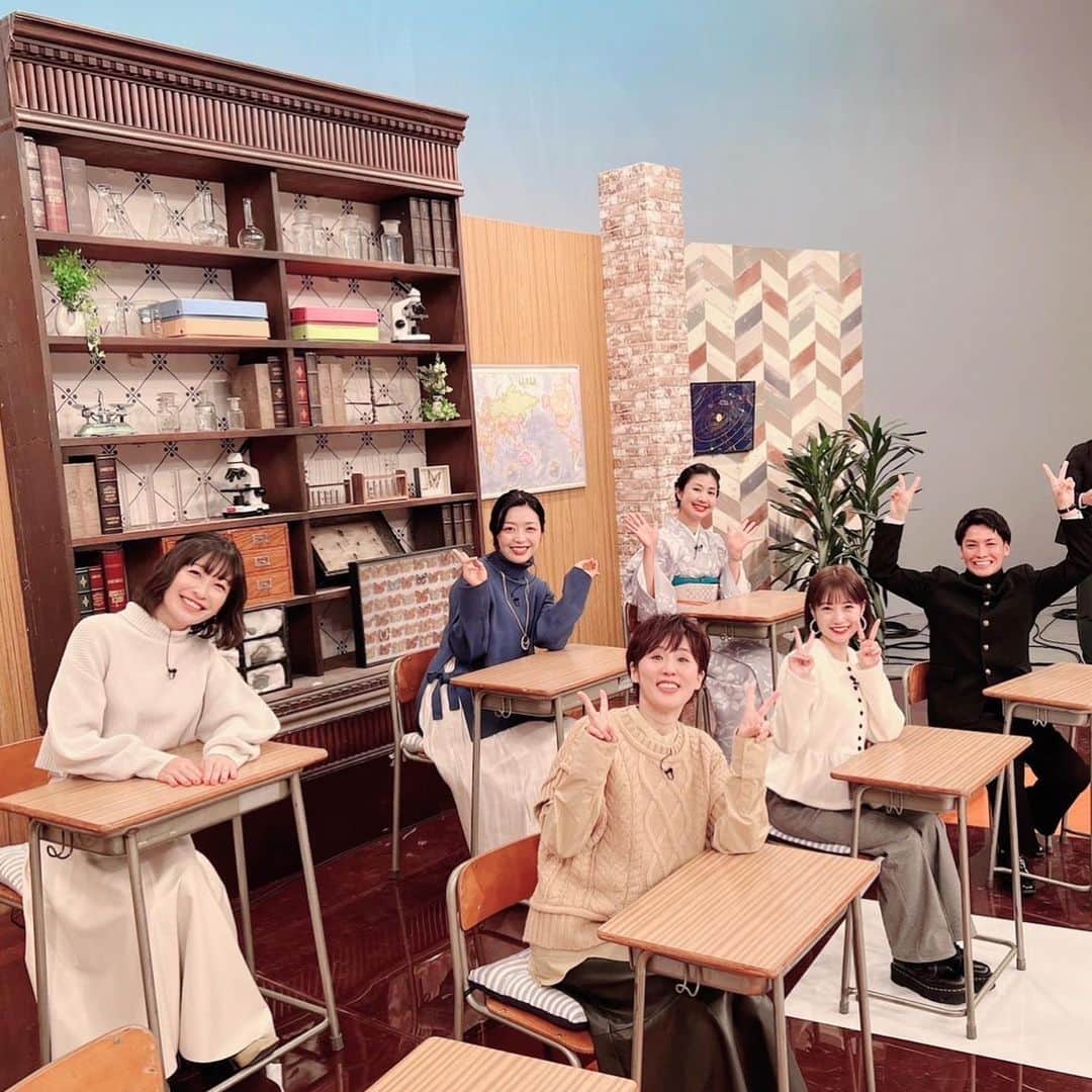 小野真弓のインスタグラム：「お知らせです📺✨^ ^  12月9日（土）16時〜 bsフジ　 【もしもで考える なるほど！なっとく塾】  今回のテーマは❣️ ⚫︎もしも冬眠したら❓ ⚫︎もしもプロ棋士になったら❓  是非ご覧ください☺️  ＜出演者＞ 塾長：森田健作　 塾生筆頭：京本政樹 塾生：小野真弓／鈴木希依子／千葉宗幸／朝長美桜／にしおかすみこ／森林永理奈（五十音順） 秘書：水野悠希」
