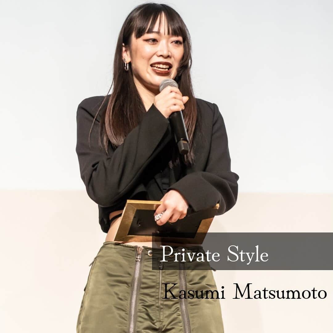 Dress the Life(ドレスザライフ) のインスタグラム：「DtL社員のご紹介✨  -Kasumi Matsumoto- 2020年新卒入社 2023年3月のKICK OFFでは個人MPPを受賞。 現在は2023年6月よりJUNO鹿児島店ショップマネージャーに昇格。 とにかくポジティブで、ドレスが大好きで、そして皆んなにエネルギーを与えてくれるそんな素敵な存在です✨  #dressthelife #ドレスコーディネーター  #ドレススタイリスト  #ブライダル業界 #接客業 #アパレル業界  #ウエディングプランナー  #25卒就活 #ブラックジャケット」
