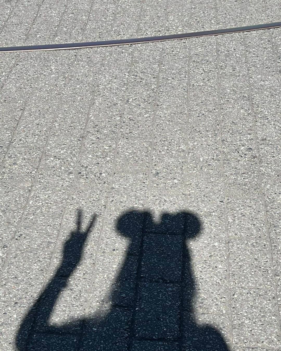 田村響華さんのインスタグラム写真 - (田村響華Instagram)「⁡ 半袖の時期に行ったよ🏰🐭 最初の写真、よくみたら風船が飛んでるんだ~ ⁡ #ディズニー #disneysea」12月4日 16時21分 - kyo_ka1016