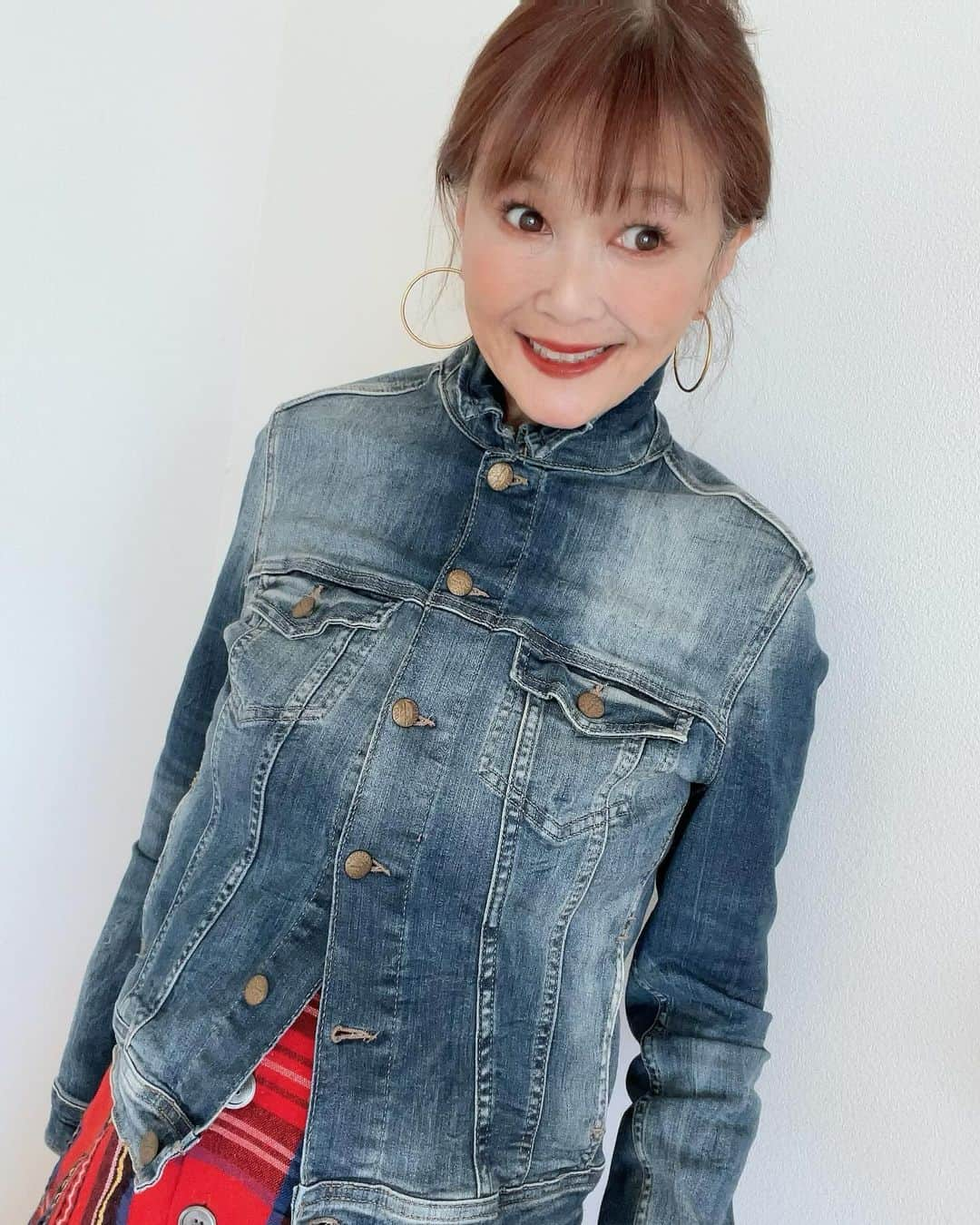 高見恭子さんのインスタグラム写真 - (高見恭子Instagram)「また逢いたいまた逢えたねまた逢いましょう  #fashion#fashionphoto #fashionstyle  #lovefashion  #vintage #vintagestyle  #vintagefashion  #vintageskirt  #lifeisbeautiful」12月4日 16時30分 - takami_kyoko