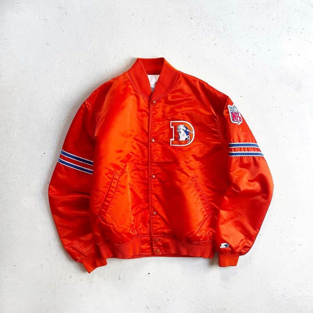 DROP...vintage select shopのインスタグラム：「1990s STARTER NFL Denver BRONCOS Studium Jacket 【L】  レアカラー🧡」