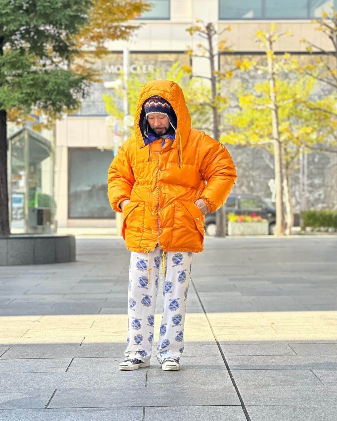 ビームス神戸のインスタグラム：「BEAMS PLUSのアイテム紹介🧳🧶  BEAMS PLUS / エクスペディション ダウンパーカ II  item no: 38-18-0374-139 price:¥85,800（税込）    1960年代ヴィンテージのアウトドアダウンジャケットをベースにボリューム感豊かにデザインした〈BEAMS PLUS〉エクスペディションダウンジャケット。寒い季節を乗り越えるファッション性と機能性を備えたダウンジャケットです。  🔍商品の問い合わせは、電話orDMでも承っております。  ⚠️営業時間中での返答となりますので、お時間がかかる可能性がございます。予めご了承下さいませ。  ☎️078-335-2720  #beams#bprbeams#beamsplus#beamsboy#raybeams#kodomo#beamst#instafashion#instagood#outfit#outfitoftheday#fashion#ootd#beamskobe#kobe#japan#ビームス#beamsplus」