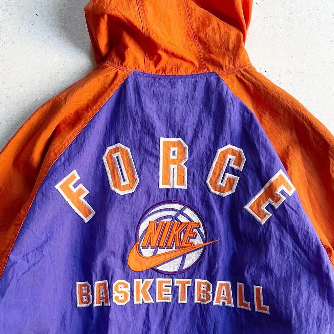 DROP...vintage select shopさんのインスタグラム写真 - (DROP...vintage select shopInstagram)「1990s NIKE FORCE Basketball Nylon Hooded Jacket」12月4日 16時59分 - tokyo_drop