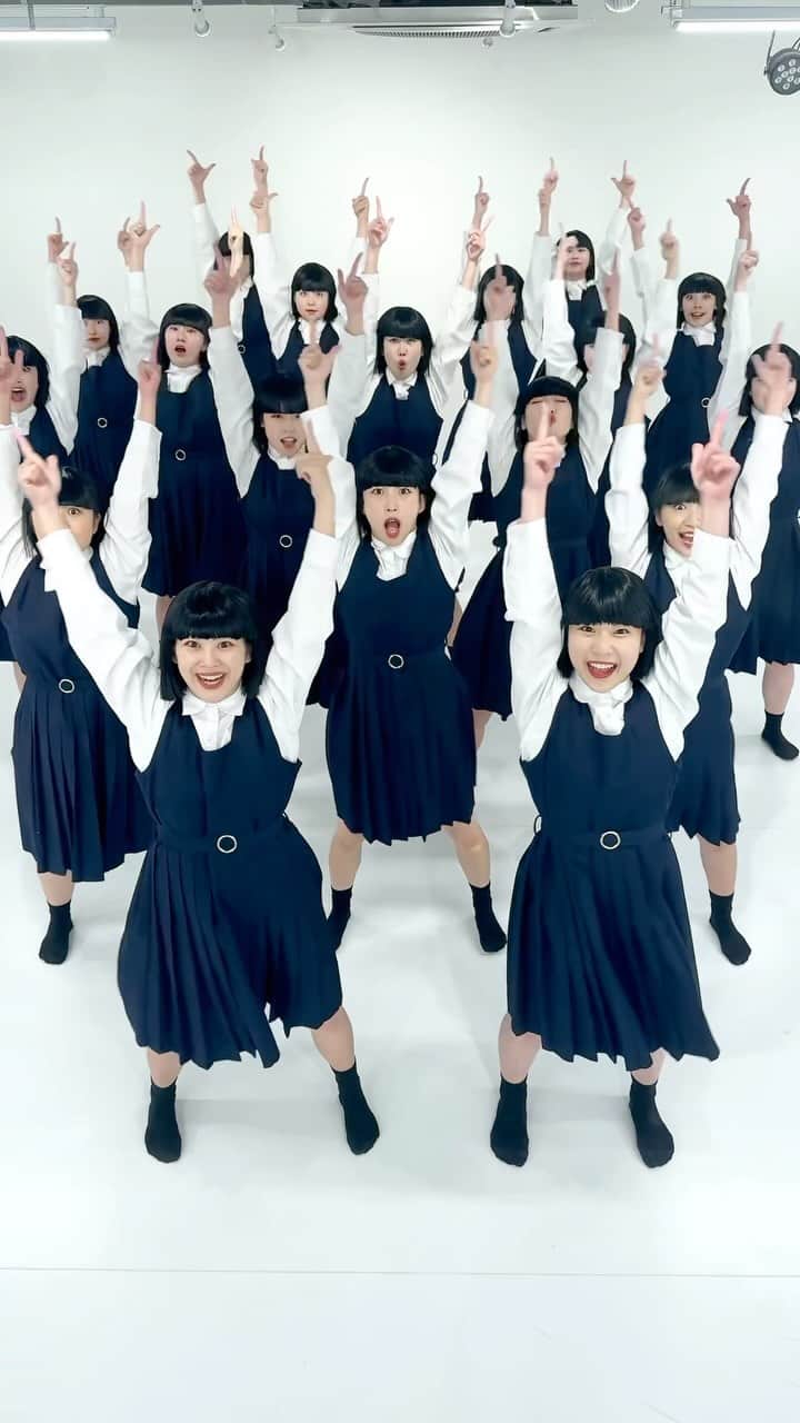 アカネのインスタグラム：「#LOVEダン 踊ってみた👩🏻 アバンギャルディも高校生ダンス部の皆さんを 応援しています🔥 みんなも踊ってみてねー✨  @ntv_dayday   #lovedance #DayDay #いつだってHIGH #DISH」