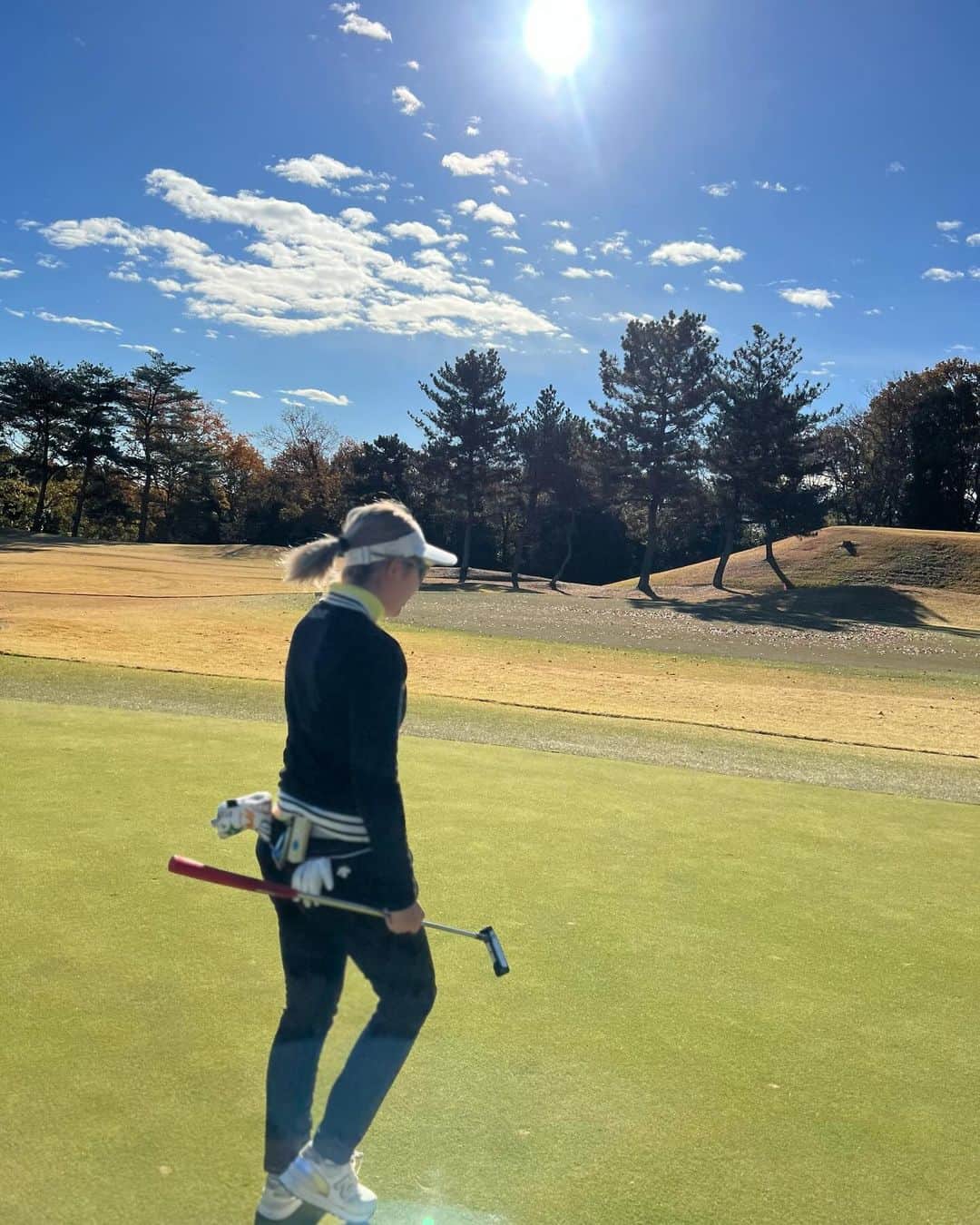 楠本彩乃 さんのインスタグラム写真 - (楠本彩乃 Instagram)「. 苦手な時期がやってきた🥶笑 冬ゴルフの幕開けです〜 . #golf #golfswing #ゴルフスイング  #골프  #골프스윙  #golfstagram  #golfer #ゴルフ #ゴルフ女子 #ゴルフスイング #ゴルフスイング動画 #スイング動画 #ゴルファー #女子ゴルファー #ゴルフ練習 #ゴルフ場 #골프  #デサントゴルフ #ゴルフウェア」12月4日 17時32分 - ayagolf_14