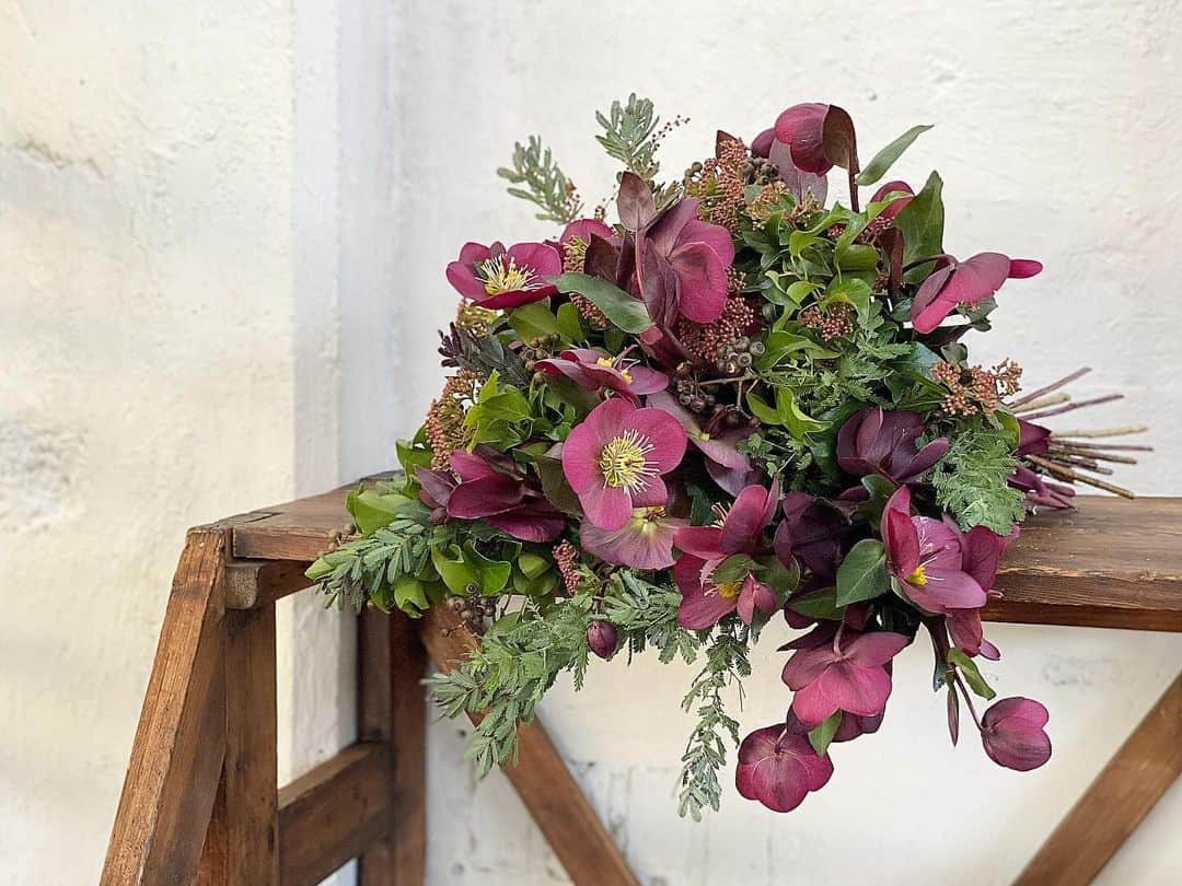 ハツコ エンドウのインスタグラム：「＊  A by Hatsuko Endo Shooting_  Bouquet_ @ardoise1986   #hatsukoendo  #hatsukoendoweddings #hatsukoendobeauty #abyhatsukoendo  #wedding #dress #hair #makeup #bridal #photo #shooting #bouquet  #ardoise #ハツコエンドウ #ハツコエンドウウェディングス #ウェディングドレス #カラードレス #エーバイハツコエンドウ #新作 #ブライダル #ビューティー #ヘアメイク #撮影 #プレ花嫁 #日本中のプレ花嫁さんと繋がりたい #ブーケ #生花  #ナチュラル #アルドアーズ」