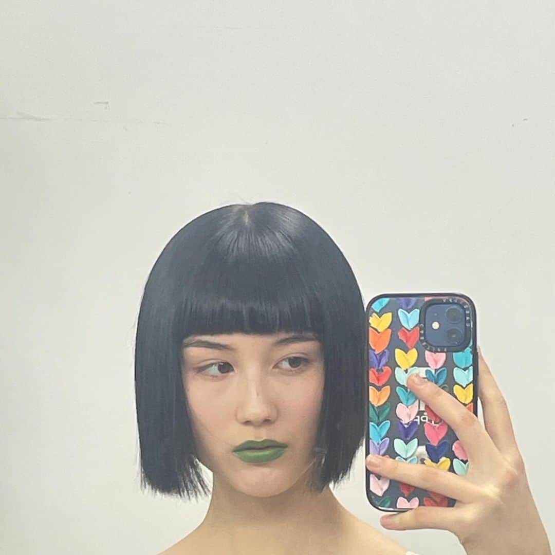 藤本林花美愛さんのインスタグラム写真 - (藤本林花美愛Instagram)「🫦🦖💚❇️  Makeup: @nego_1104  Hair: @sachioohara7」12月4日 17時31分 - lily_1001_official