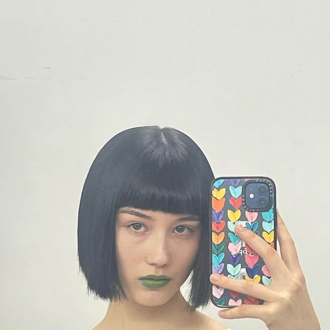 藤本林花美愛さんのインスタグラム写真 - (藤本林花美愛Instagram)「🫦🦖💚❇️  Makeup: @nego_1104  Hair: @sachioohara7」12月4日 17時31分 - lily_1001_official