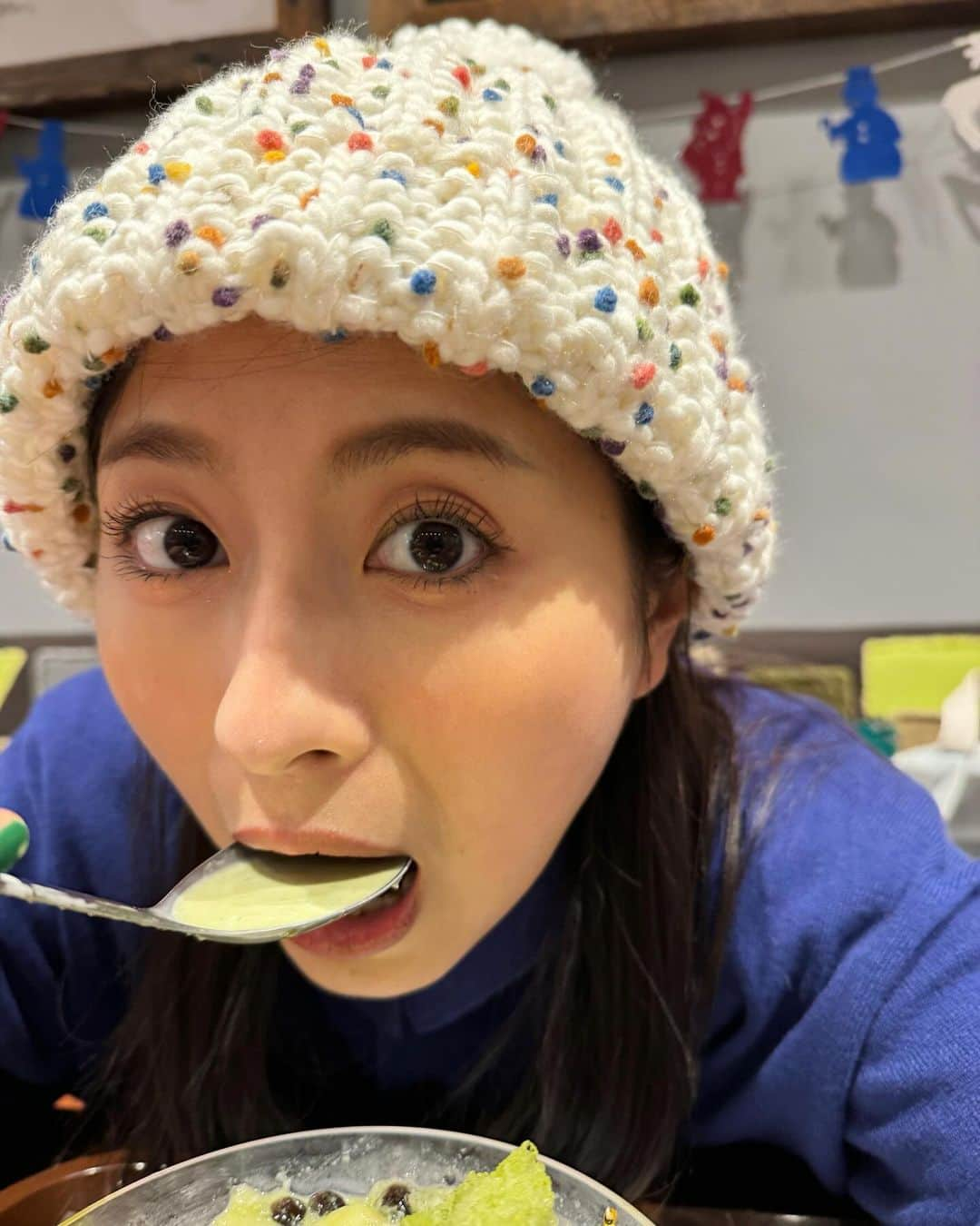 ロンモンロウさんのインスタグラム写真 - (ロンモンロウInstagram)「食べっている🍧   最近、母が作ってくれた帽子を毎日かぶっています。」12月4日 17時36分 - ronmonroe_official