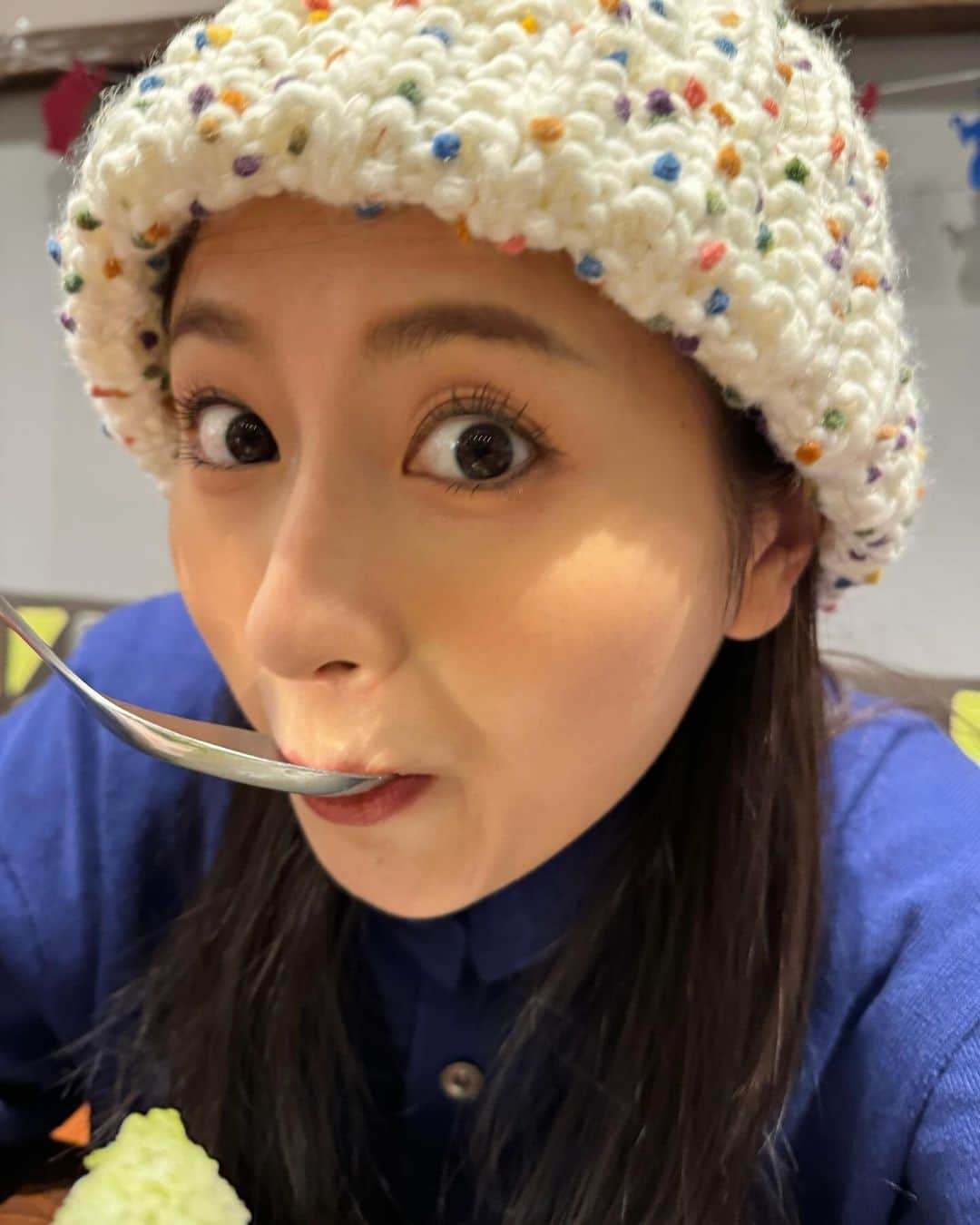 ロンモンロウさんのインスタグラム写真 - (ロンモンロウInstagram)「食べっている🍧   最近、母が作ってくれた帽子を毎日かぶっています。」12月4日 17時36分 - ronmonroe_official