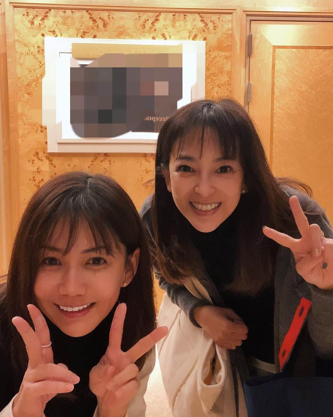 木原さとみさんのインスタグラム写真 - (木原さとみInstagram)「月一連れて行って貰っている 穴井の高級ジムで朝から頑張りました。 アクアビクスに筋トレ、ランチして、マッサージ入れて最後サウナで整いました！！ スッキリ気持ちいいーーー。 こんな贅沢させてもらい感謝です❤️ 16日のクリスマスパーティーも楽しみです‼️ 穴井、ジムでも色んな人に声かけてた😆凄いなーーー。 #ジム　#トレーニング　 #サウナ好き　 サウナからの水風呂　癖になるね！」12月4日 17時54分 - satop0704