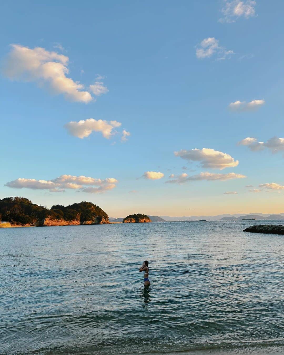 今井華さんのインスタグラム写真 - (今井華Instagram)「@sanamane_naoshima  アートな形したサウナ🐚 水風呂は海！2セットだけで完璧な整い🍃 直島のアート巡りもして楽しい小旅行でした🛥️🤍」12月4日 18時01分 - imaihana