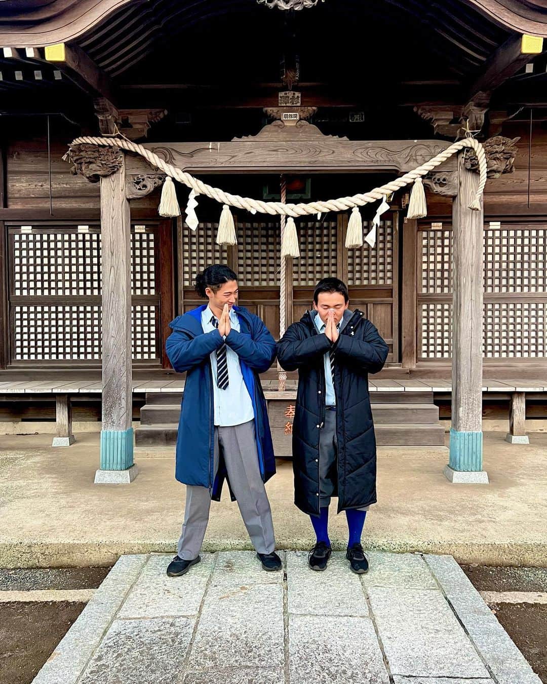 下剋上球児のインスタグラム：「⛩  準決勝前日、おまいりにやってきた#ニレクガ 気合い、充分です💥  #tbs #日曜劇場 #下剋上球児 #12月10日よる9時第9話放送💥」