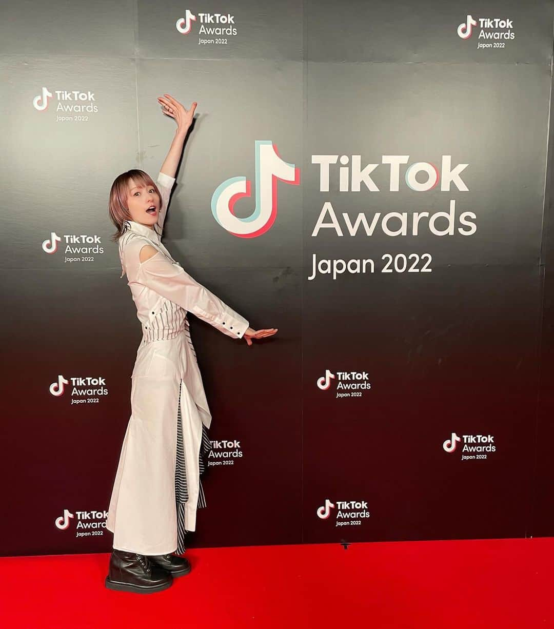 宮島咲良のインスタグラム：「ㅤㅤㅤㅤㅤㅤㅤㅤㅤㅤㅤㅤㅤ 去年の#tiktokawardsjapan2022  MCをさせていただいた時の！ 今年は残念ながらMCではないのだけど どんな皆様が受賞されるのか楽しみだね〜☺️✨ #くばしゃんコーデ #衣装戦隊ミヤジマン  #宮島咲良 #ミヤジマン #ぼっち戦隊ミヤジマン」