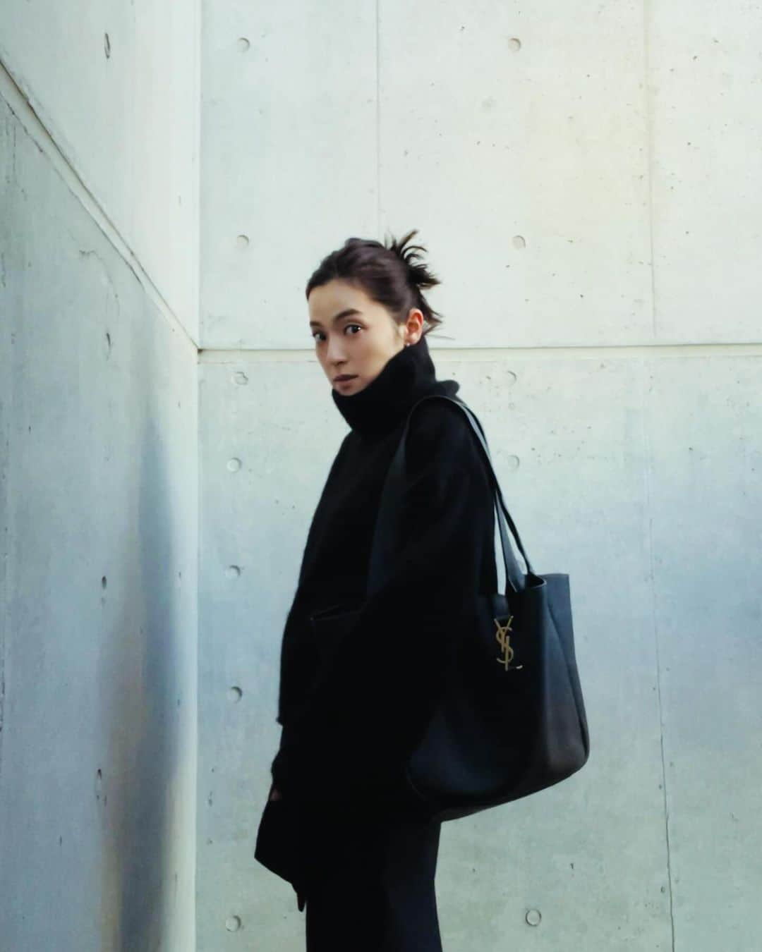 中村アンさんのインスタグラム写真 - (中村アンInstagram)「🖤🖤🖤 Gifted by Saint Laurent.  @ysl」12月4日 18時11分 - cocoannne