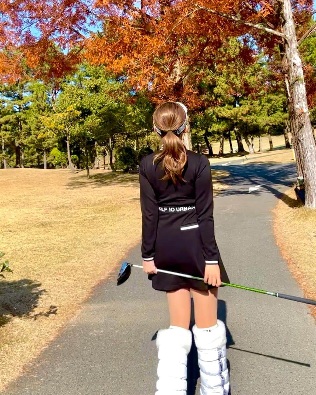 YUKAさんのインスタグラム写真 - (YUKAInstagram)「寒さに怯えてかなり着込んで挑んでしまう、、🏌️‍♀️笑 ポカポカ陽気でゴルフ日和でした〜☺️🍂💓  wear @__iourbangolf   #golf#golfwear#golfer#ゴルフコーデ#高尔夫球#福岡ゴルフ#九州ゴルファー#ゴルフウェア#ゴルフ女子#ゴルフ好き#ゴルフ好きな人と繋がりたい#小郡カンツリー倶楽部」12月4日 18時24分 - yuka_golf_glam