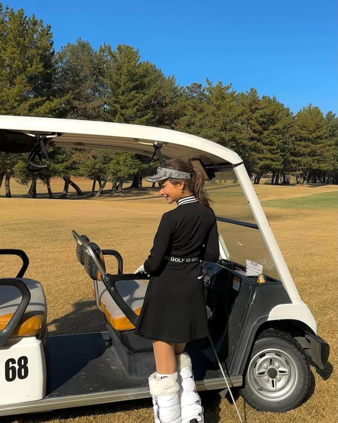 YUKAさんのインスタグラム写真 - (YUKAInstagram)「寒さに怯えてかなり着込んで挑んでしまう、、🏌️‍♀️笑 ポカポカ陽気でゴルフ日和でした〜☺️🍂💓  wear @__iourbangolf   #golf#golfwear#golfer#ゴルフコーデ#高尔夫球#福岡ゴルフ#九州ゴルファー#ゴルフウェア#ゴルフ女子#ゴルフ好き#ゴルフ好きな人と繋がりたい#小郡カンツリー倶楽部」12月4日 18時24分 - yuka_golf_glam