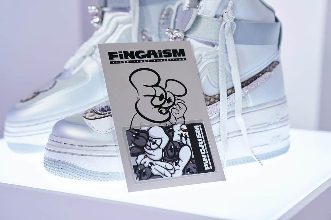 千賀健永さんのインスタグラム写真 - (千賀健永Instagram)「⁡ There are 3 types of cards. ⁡ #FiNGA #FiNGAiSM #fashion  #painting  #sneakers  #figure #remake ⁡ #taiwan #taipei ⁡ #千賀健永 #SENGAKENTO #KENTOSENGA #千賀健永Instagram #千ちゃん #KisMyFt2」12月4日 18時33分 - kentosenga_0323