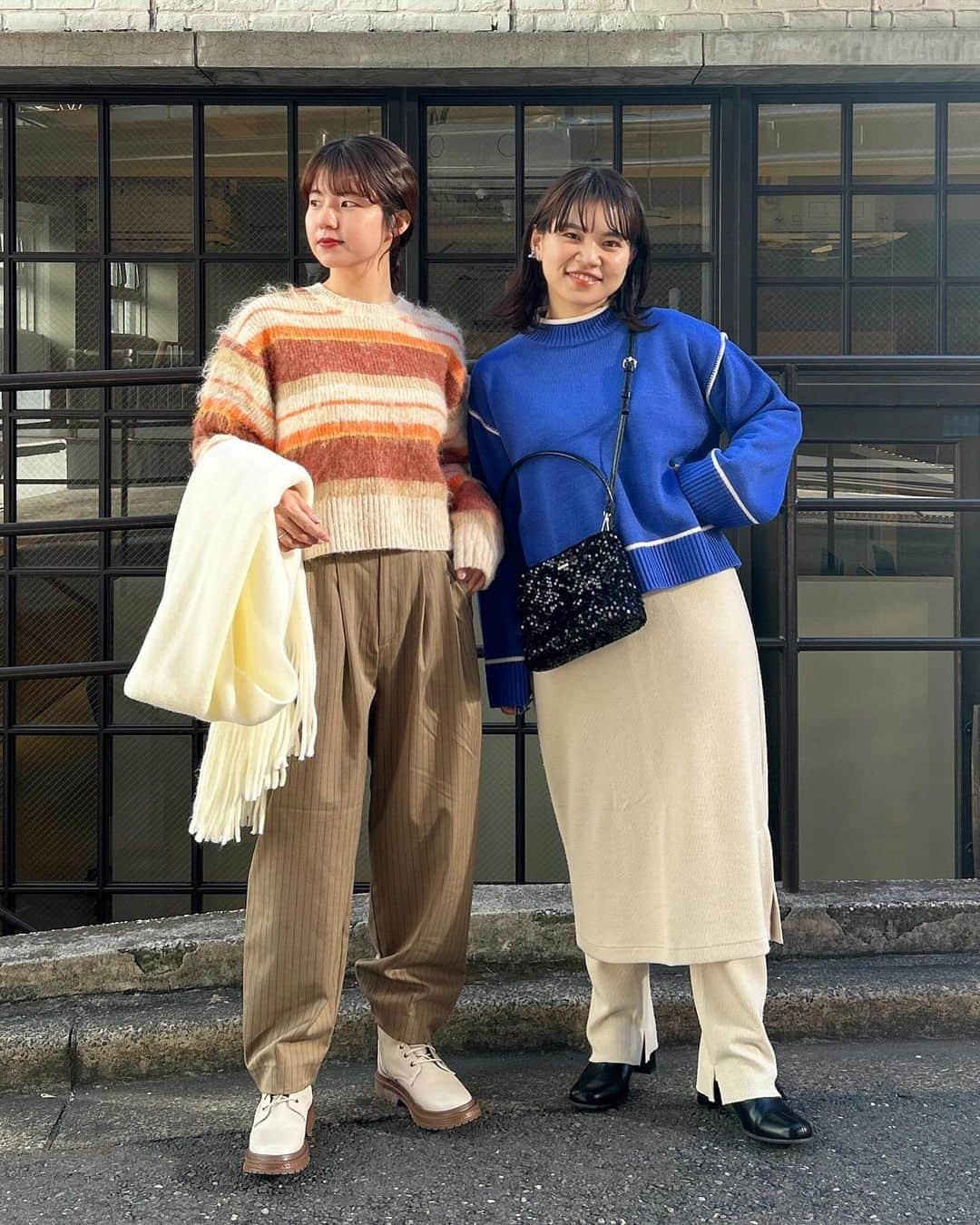 ニコアンドのインスタグラム：「【 Women's new item 🧶 】  本日はウィメンズから 新作のニットをご紹介いたします😊✨  冬コーデの主役になること間違いなし！ パキッと映えるカラーがポイントのニットです♪  ぜひ、チェックしてみてくださいね😌🎨  ◇着用アイテムはこちら 左STAFF:ブラッシュボーダーニットプルオーバー ¥6,160 税込 右STAFF:パイピングタートルプルオーバー ¥5,940 税込  何かご不明点ある方はDMにてお気軽にご質問下さいませ。   TOP @nikoandtokyo  _____________________ 📍 @nikoandtokyo    OPEN 11:00   CLOSE 21:00 _____________________  #nikoand #nikoandtokyo #新作 #コーディネート #ootd #今日のコーデ #newarrival #ニコアンド #ニコアンドトーキョー #トレンド #新作コーデ #新作アイテム #トレンドアイテム #おすすめコーデ #カジュアル #トレンドコーデ #タートル #タートルネック #ニットコーデ #ボーダートップス #タートルネックニット #冬コーデ #冬服コーデ #オーバーサイズ #オーバーサイズコーデ #ゆったりコーデ #東京 #tokyo #原宿 #明治神宮前」