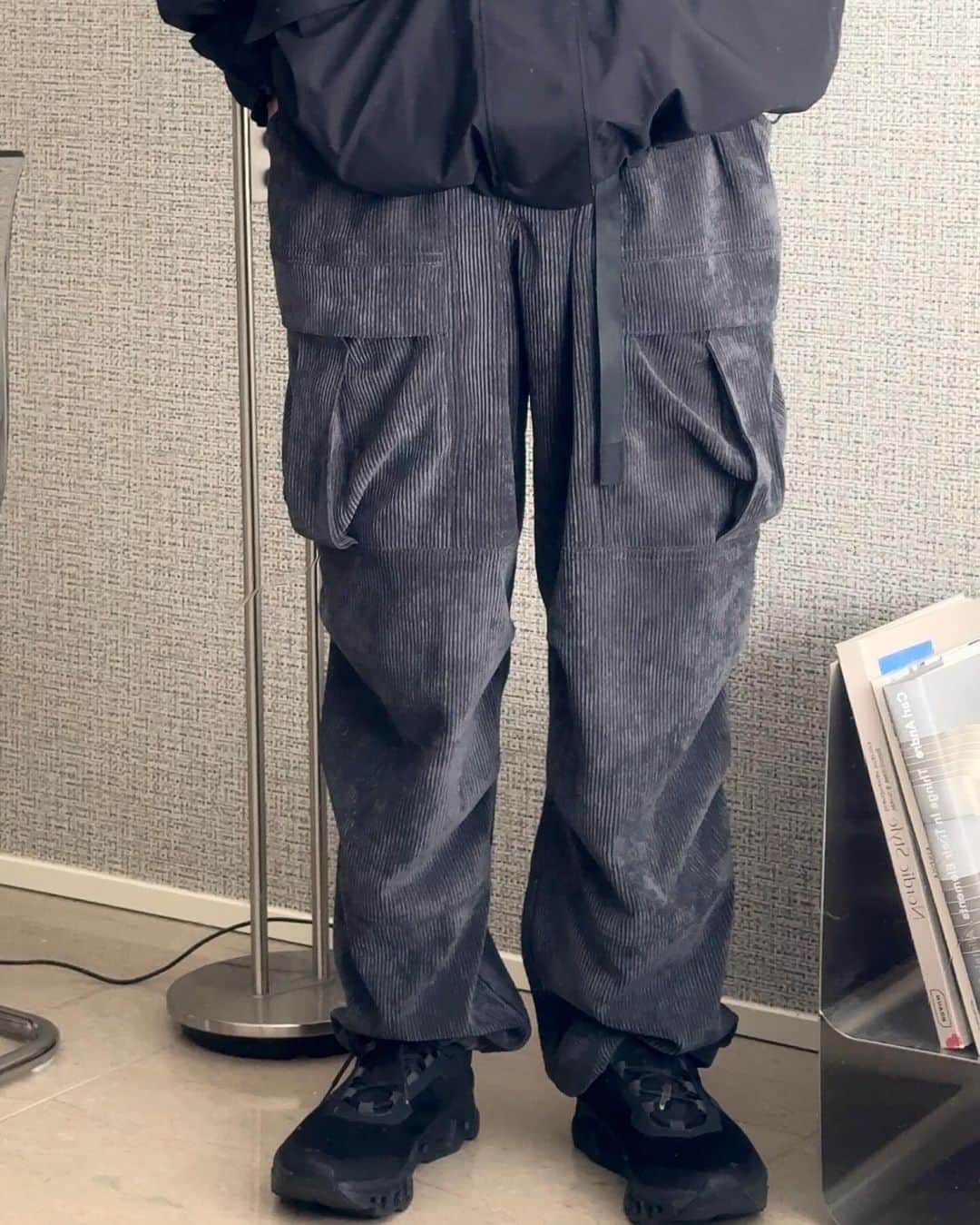 げんじさんのインスタグラム写真 - (げんじInstagram)「とある日のコーデ🤳🏼  スキーでも使えちゃう機能性抜群なアウター⛷️ これ着てると無敵な気分になれる。。。！  ︎outer #goldwin #kaptainsunshine #batoner  pants #nhoolywoodcompile #gramicci  shoes #on  #メンズファッション #ファッション#今日のコーデ #今日の服 #fashion #mensfashion #23aw #23fw #winter #ootd #outfit #styling #패션 #스타일 #코디 #옷스타그램 #데일리룩 #오오티디 #데일리룩 #스타일링 #아웃핏 #코디」12月4日 18時28分 - genji_official_
