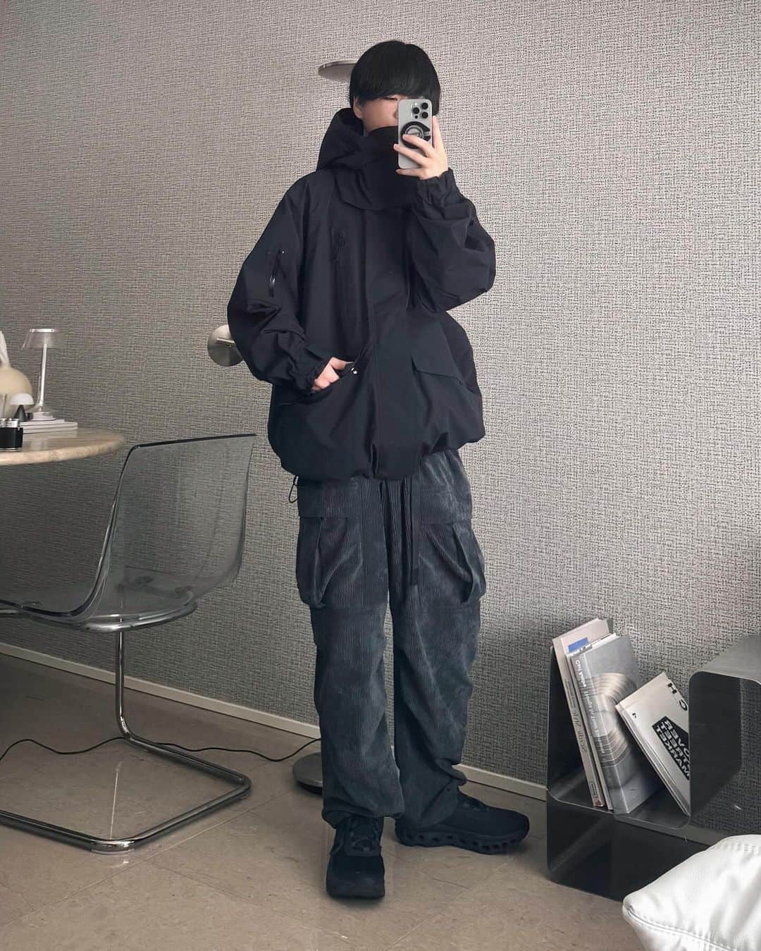 げんじさんのインスタグラム写真 - (げんじInstagram)「とある日のコーデ🤳🏼  スキーでも使えちゃう機能性抜群なアウター⛷️ これ着てると無敵な気分になれる。。。！  ︎outer #goldwin #kaptainsunshine #batoner  pants #nhoolywoodcompile #gramicci  shoes #on  #メンズファッション #ファッション#今日のコーデ #今日の服 #fashion #mensfashion #23aw #23fw #winter #ootd #outfit #styling #패션 #스타일 #코디 #옷스타그램 #데일리룩 #오오티디 #데일리룩 #스타일링 #아웃핏 #코디」12月4日 18時28分 - genji_official_