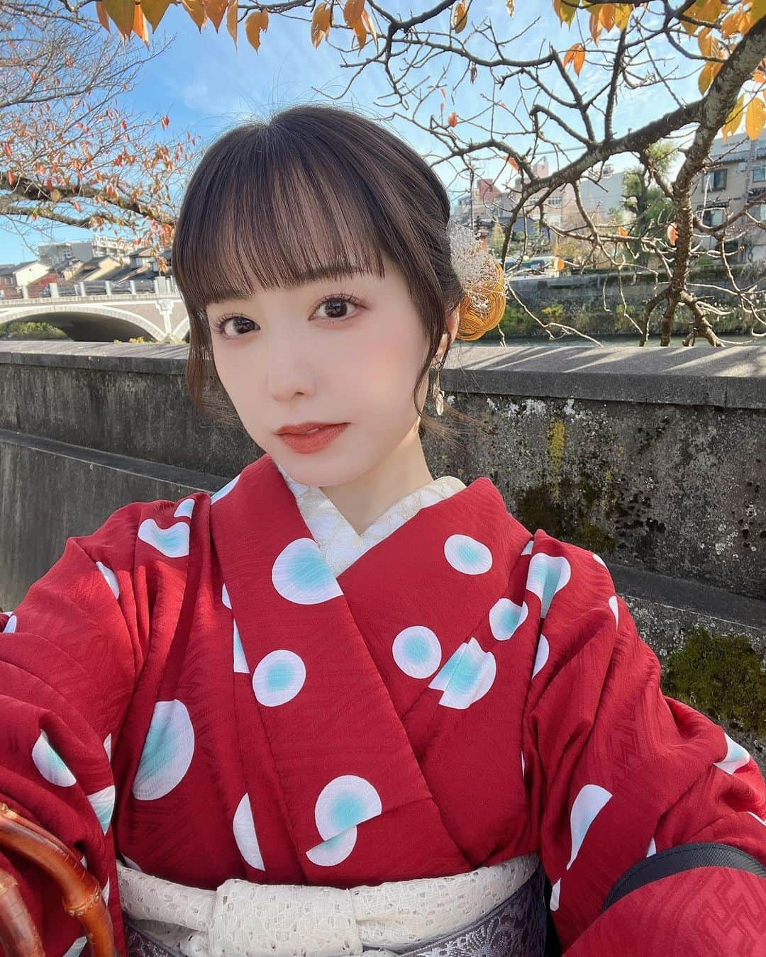 前田美里さんのインスタグラム写真 - (前田美里Instagram)「金沢一人旅…🍁お着物着ると心が落ち着きます。 . . #ひがし茶屋街 #金沢 #石川県 #着物 #紅葉  #グラビアアイドル  #アイドル  #被写体 #ファインダー越しの私の世界 #写真好きな人と繋がりたい  #写真 #ヲタク #櫻坂46 #欅坂46 #日向坂46 #フォロー #フォロワー募集中 #gravure #idol #kimono #japanesegirl #follow #followme #좋아요 #팔로우미 #팔로미 #오오티디 #화보」12月4日 18時30分 - maeda_misato