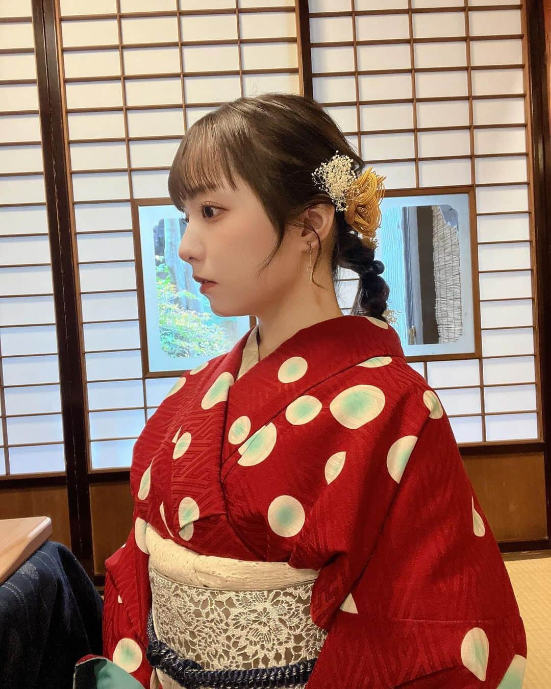 前田美里さんのインスタグラム写真 - (前田美里Instagram)「金沢一人旅…🍁お着物着ると心が落ち着きます。 . . #ひがし茶屋街 #金沢 #石川県 #着物 #紅葉  #グラビアアイドル  #アイドル  #被写体 #ファインダー越しの私の世界 #写真好きな人と繋がりたい  #写真 #ヲタク #櫻坂46 #欅坂46 #日向坂46 #フォロー #フォロワー募集中 #gravure #idol #kimono #japanesegirl #follow #followme #좋아요 #팔로우미 #팔로미 #오오티디 #화보」12月4日 18時30分 - maeda_misato