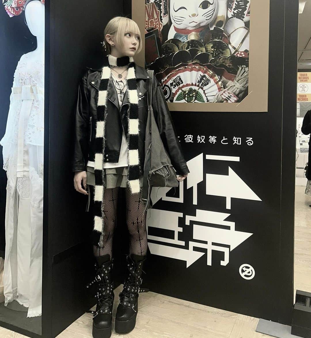 猫宮まつりさんのインスタグラム写真 - (猫宮まつりInstagram)「二列目で拝んだ衣装を再度拝みに…オタ活……！！ #椎名林檎と彼奴等と知る諸行無常」12月4日 18時42分 - neko3fes