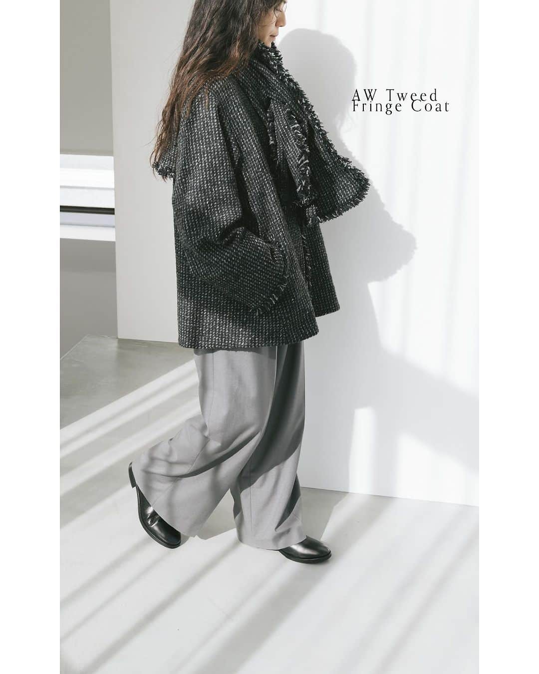 JOURNAL STANDARDさんのインスタグラム写真 - (JOURNAL STANDARDInstagram)「HORIDAYシーズン到来♡  寒さが本格的になってアウターが必要な今日この頃。 羽織るだけでおしゃれになる「アウター」をご紹介。  ———  ■AWツイードフリンジコート ¥50,600 tax included No.23020400100040  ■BALLIブルーチェックステンカラーコート 52.000 tax included No.23020400706040  ■BALLIツイードビッグカラーミドルコート 40.000 tax included No.23020400709040  ■ゼブラシャギーロングコート 52800 tax included No.23020400705040  ■ウールカシミヤホールガーメントタートル 16.500 tax included No.23080400331040  ■ウールカシミヤホールガーメントクルーPO 16500 tax included No.23080400332040  ———  #ジャーナルスタンダード #レディースファッション #ベイクルーズ #大人コーデ #冬服#冬物#冬コーデ#大人コーデ#30代コーデ#40代コーデ#冬コート#冬アウター#チェックコート#ロングコート#コートコーデ#ゼブラ柄#チャック柄」12月4日 18時37分 - journalstandard.jp