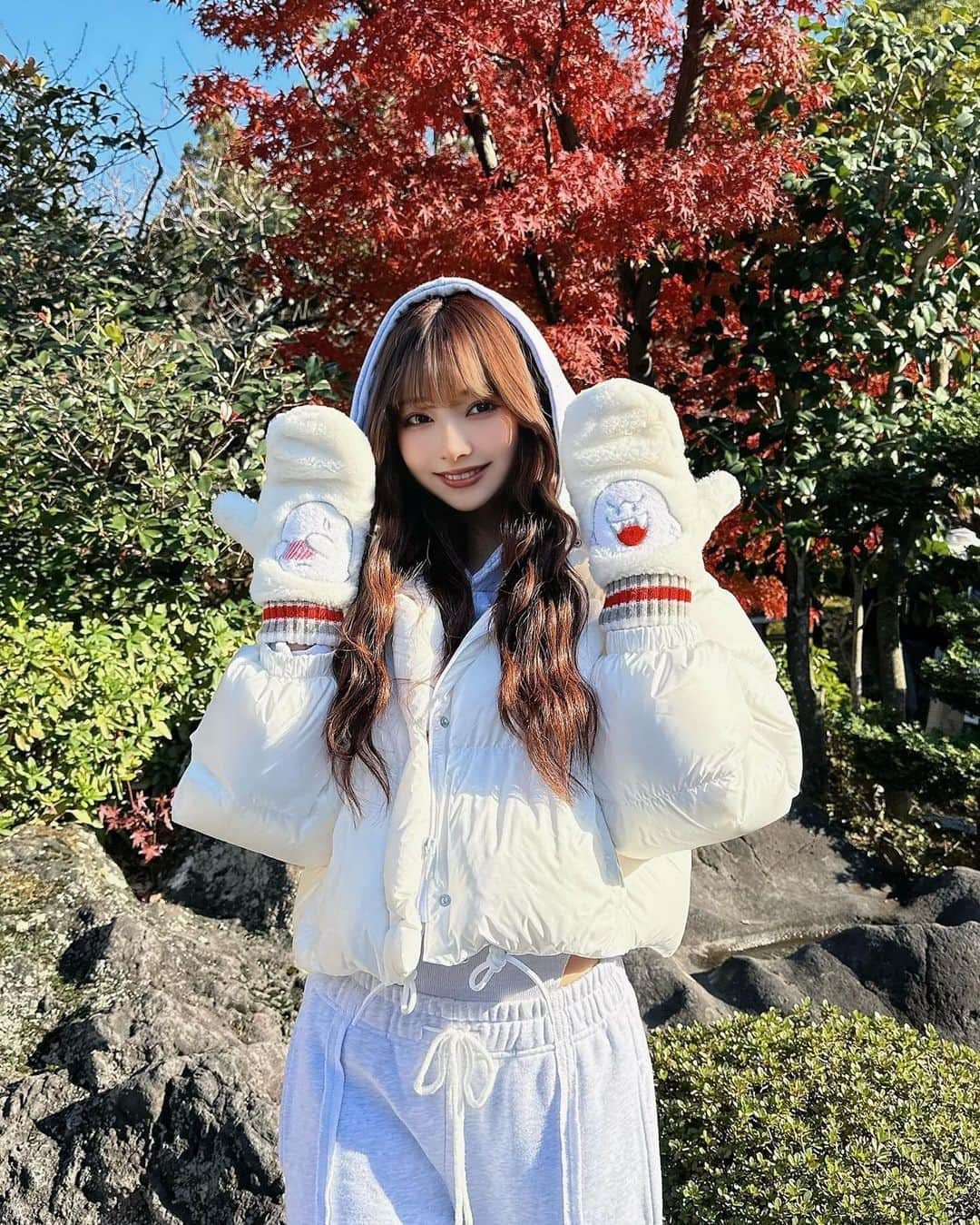 PyunA.(ぴょな)さんのインスタグラム写真 - (PyunA.(ぴょな)Instagram)「京都行ってきた♡真っ白雪だるま⛄️ 寒すぎたからずっとこの手袋つけてた😂ぽかぽかさん」12月4日 18時48分 - _000919_