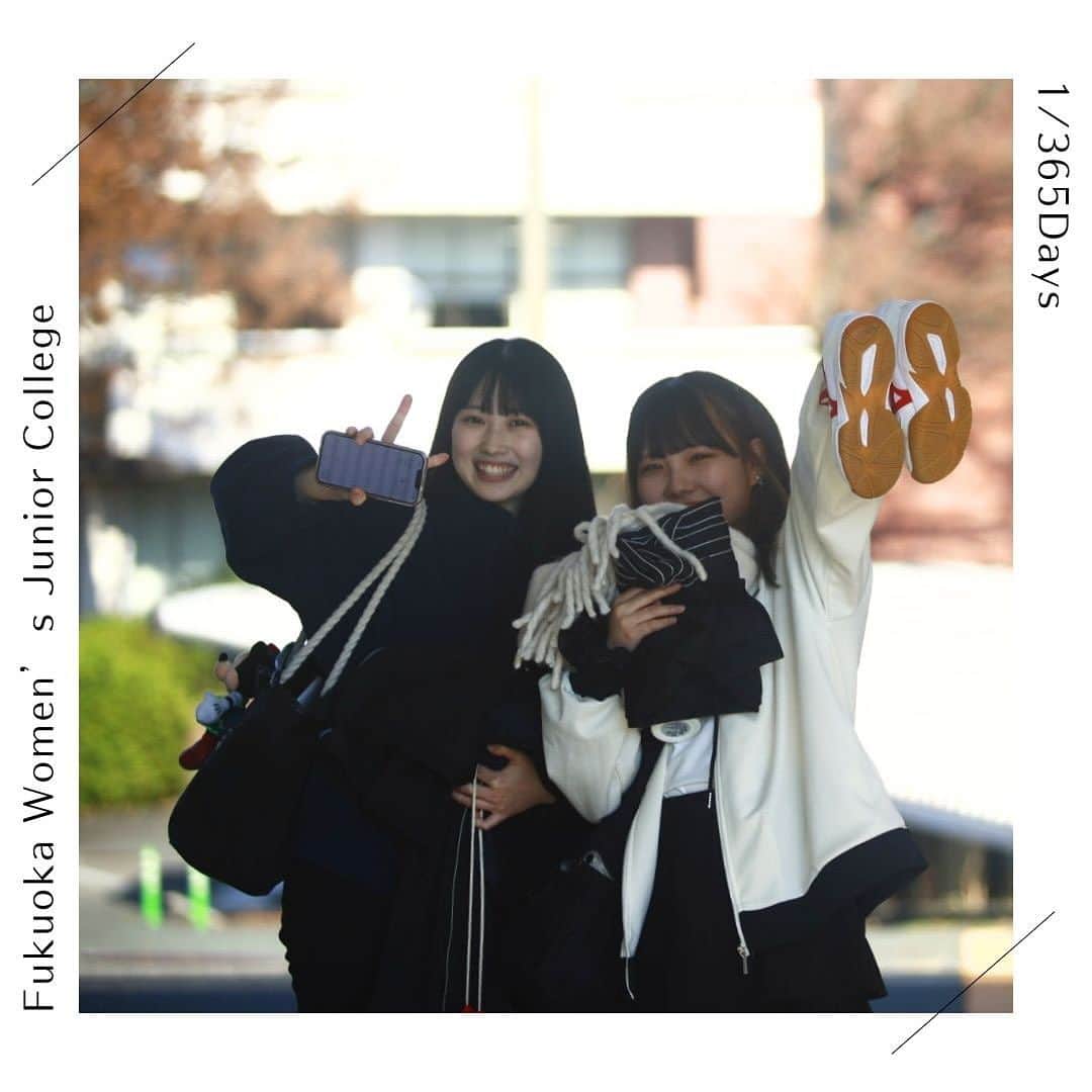 福岡女子短期大学さんのインスタグラム写真 - (福岡女子短期大学Instagram)「💠1/365 Days  キャンパス内で福女短の日常を撮影しました。 表紙は音楽科1年生のみなさん🎵 クリスマスツリーの前で撮影🎄  撮影に協力いただいた皆さん ありがとうございました。  この投稿をご覧になって 「いいね👍」「役に立った」と思われた方は、  @fukuoka_wjc をフォローをお願いします🥺  ========[ お知らせ ]======== 福岡女子短期大学の資料 （大学案内📕学生募集要項）を 無料送付中です。 プロフィールのリンクから お気軽に申し込みください🌟 =========================  子ども学科/健康栄養学科 音楽科/文化教養学科  福岡女子短期大学 住所：‪‪‪‪福岡県太宰府市五条四丁目16番‬1号‬‬‬ tel：‪‪‪092-922-4034‬‬‬（代表)  #福岡女子短期大学 #ストリートスナップ #ポートレート撮影 #スナップ写真  #写真好きな人と繋がりたい  #大学生コーデ  #写真好きな人と繋がりたい #アオハル #青春フォトグラフ #70200mmf28  #f28 #200mmf28」12月4日 19時00分 - fukuoka_wjc