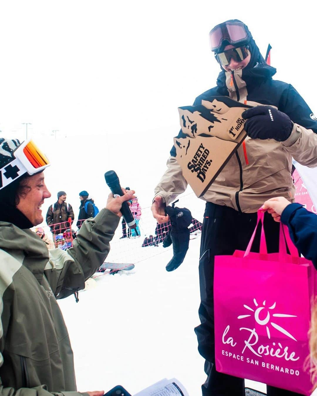 Mammutさんのインスタグラム写真 - (MammutInstagram)「Mark your calendars,  @safetyshreddays are back! 🏔️  Join us at Cauterets (FR), La Rosière (FR), and Thyon (CH) for an exciting opportunity to learn freeride risk management and avalanche safety in a fun and affordable atmosphere.  From practical and theoretical workshops for all skill levels, freeride sessions, and banked slalom, to expert talks, movie nights, and vibrant evenings – there's something for everyone!  Details and registrations in our bio!  #avalanchesafety #mammut」12月5日 19時56分 - mammut_swiss1862