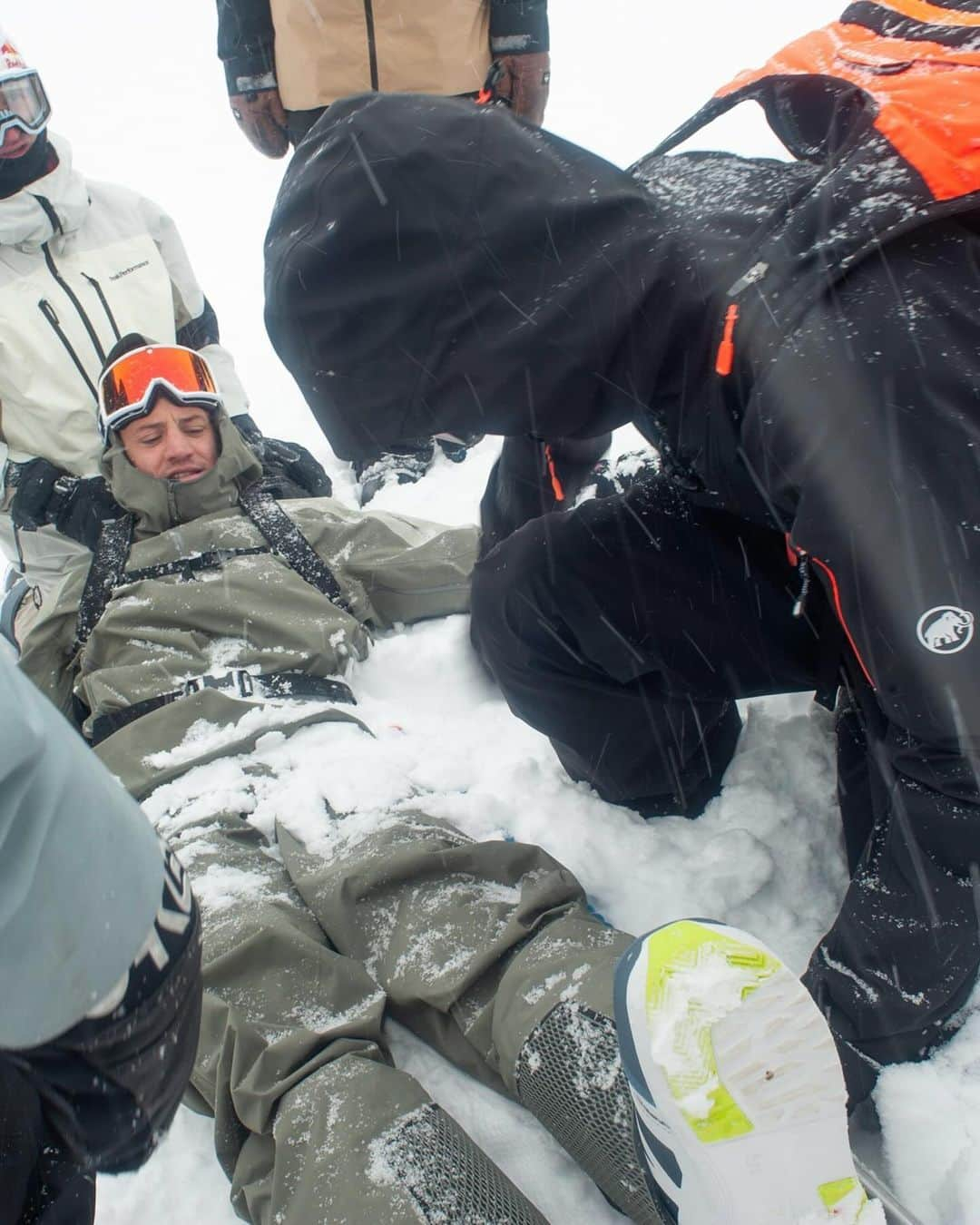 Mammutさんのインスタグラム写真 - (MammutInstagram)「Mark your calendars,  @safetyshreddays are back! 🏔️  Join us at Cauterets (FR), La Rosière (FR), and Thyon (CH) for an exciting opportunity to learn freeride risk management and avalanche safety in a fun and affordable atmosphere.  From practical and theoretical workshops for all skill levels, freeride sessions, and banked slalom, to expert talks, movie nights, and vibrant evenings – there's something for everyone!  Details and registrations in our bio!  #avalanchesafety #mammut」12月5日 19時56分 - mammut_swiss1862