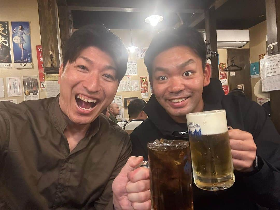 新垣勇人さんのインスタグラム写真 - (新垣勇人Instagram)「東芝野球部のエース、藤村哲之とたまたま出会ったので焼き鳥食べました🍻  藤村哲之は第30回 BFA アジア選手権の代表メンバーです⚾️ いってらっしゃい！  #藤村哲之 #東芝野球部 #第30回BFAアジア選手権 #感動の再会 #横浜商科大学」12月4日 18時57分 - hayato.arakaki28