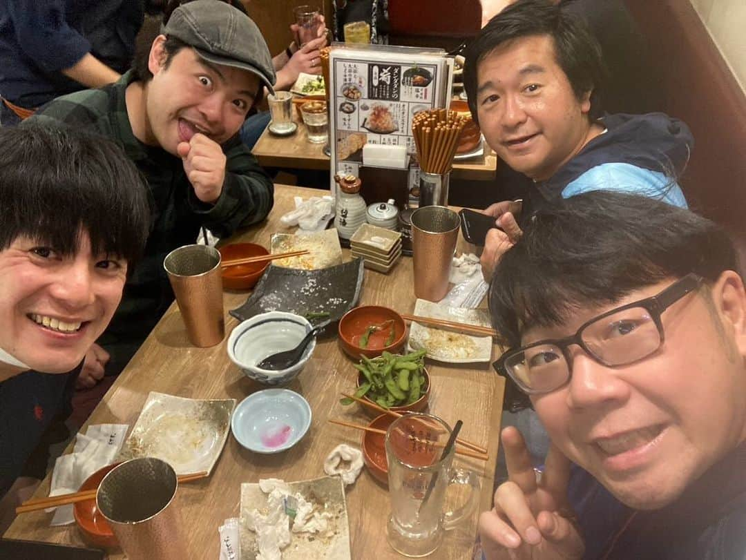 小石田純一さんのインスタグラム写真 - (小石田純一Instagram)「事務所ライブ終わりで乾杯しました。楽しい夜です。  #打ち上げ #肉汁餃子のダンダダン  #餃子 #生ビール #メカイノウエ さん #伊藤じゅん #おしんこきゅう藤原 #お笑い芸人 #ニュースタッフプロダクション #打ち上げ #小石田純一 #ものまね芸人 #酔っ払い」12月4日 18時58分 - koishida.trendy